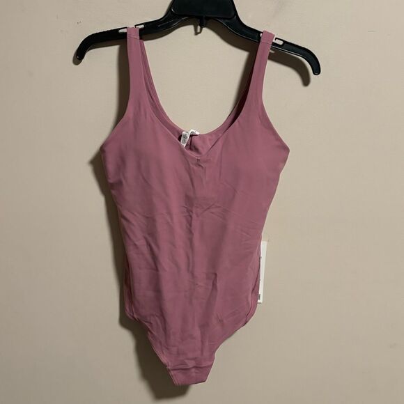 NWT Lululemon Align Bodysuit Velvet Dust Pink- Size 2 - Picture 1 of 5